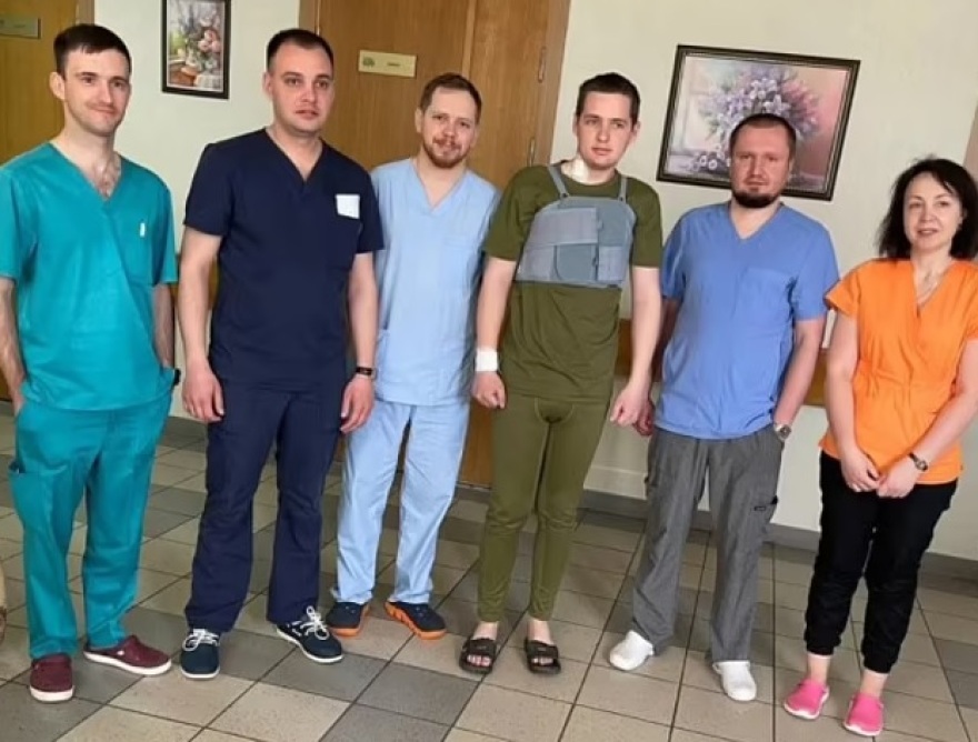 Ουκρανία: Χειρουργοί αφαιρούν σφαίρα από την καρδιά Ουκρανού στρατιώτη
