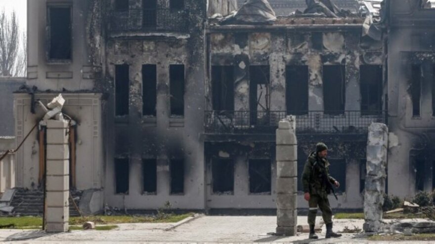 Πόλεμος στην Ουκρανία: Η Μόσχα έτοιμη να χτυπήσει και πάλι το Κίεβο και λέει ότι κατέλαβε το λιμάνι της Μαριούπολης