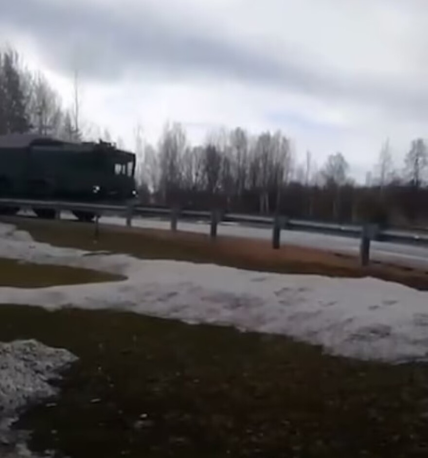 Η Ρωσία μετακινεί  αυτοκινούμενα πυραυλικά  συστήματα προς τα σύνορα με Φινλανδία