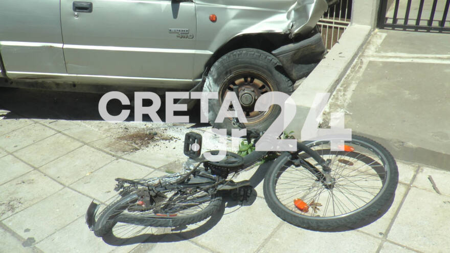 Χανιά: Αυτοκίνητο πήρε παραμάζωμα αγροτικό και κατέληξε σε τοίχο! - Δείτε φωτογραφίες