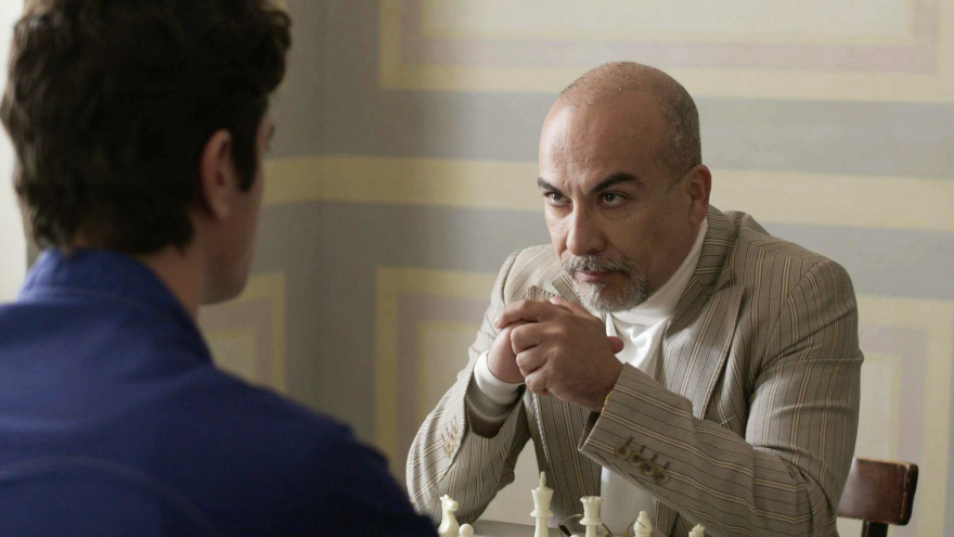 Άγριες Μέλισσες: Ο Μελέτης ανακαλύπτει το πάθος μεταξύ Κορίνας και Μπάμπη