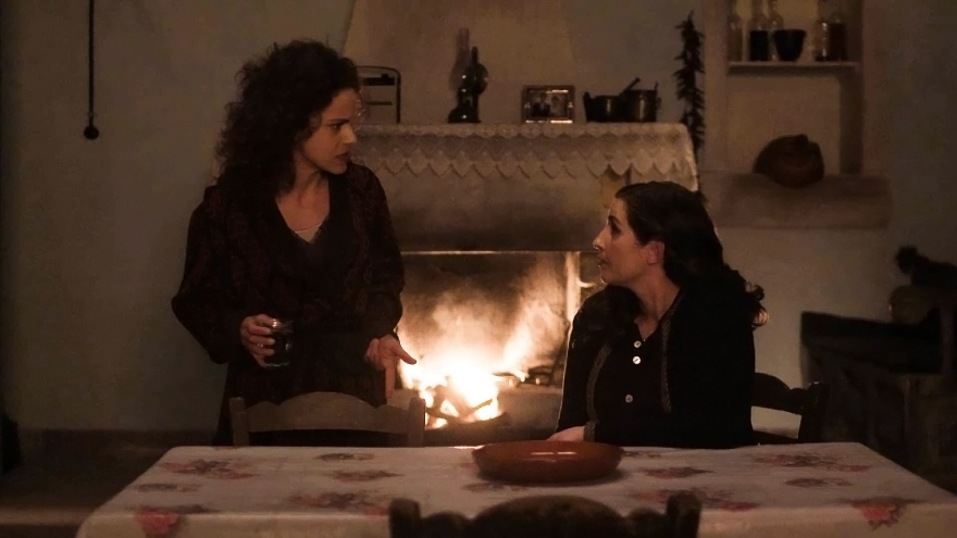 Άγριες Μέλισσες: Ο Μελέτης ανακαλύπτει το πάθος μεταξύ Κορίνας και Μπάμπη