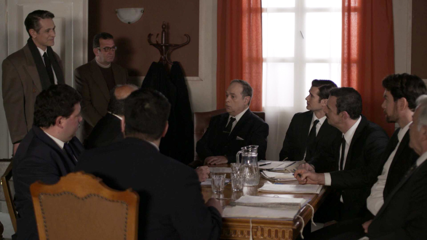 Άγριες Μέλισσες: Ο Μελέτης ανακαλύπτει το πάθος μεταξύ Κορίνας και Μπάμπη