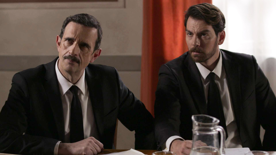 Άγριες Μέλισσες: Ο Μελέτης ανακαλύπτει το πάθος μεταξύ Κορίνας και Μπάμπη