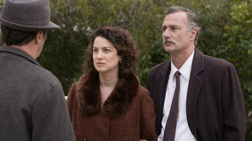 Άγριες Μέλισσες: Ο Μελέτης ανακαλύπτει το πάθος μεταξύ Κορίνας και Μπάμπη