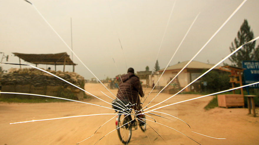 Έκθεση «Non-Returns»: Ο πόλεμος και η καταστροφή μέσα από τον φωτογραφικό φακό του Σωτήρη Δανέζη