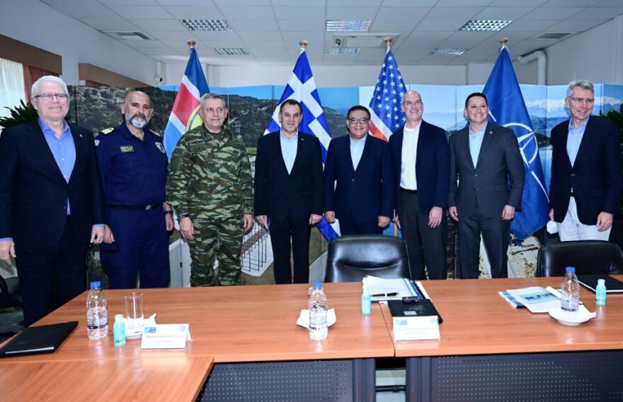 Ο Παναγιωτόπουλος στην αμερικανική βάση της Σούδας: «Αδιαμφισβήτητος πυλώνας ειρήνης η Ελλάδα»