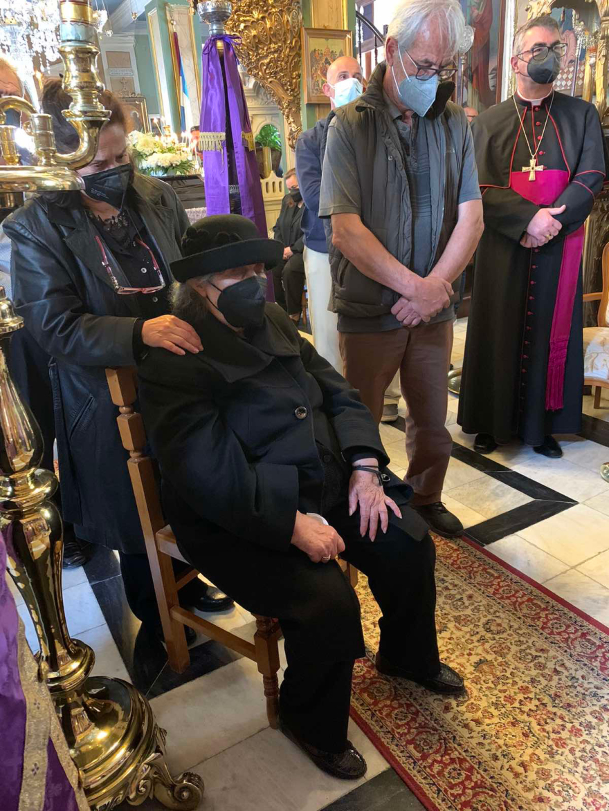 Η Τήνος αποχαιρέτησε τον αδικοχαμένο αγιογράφο που σκότωσε ο 90χρονος