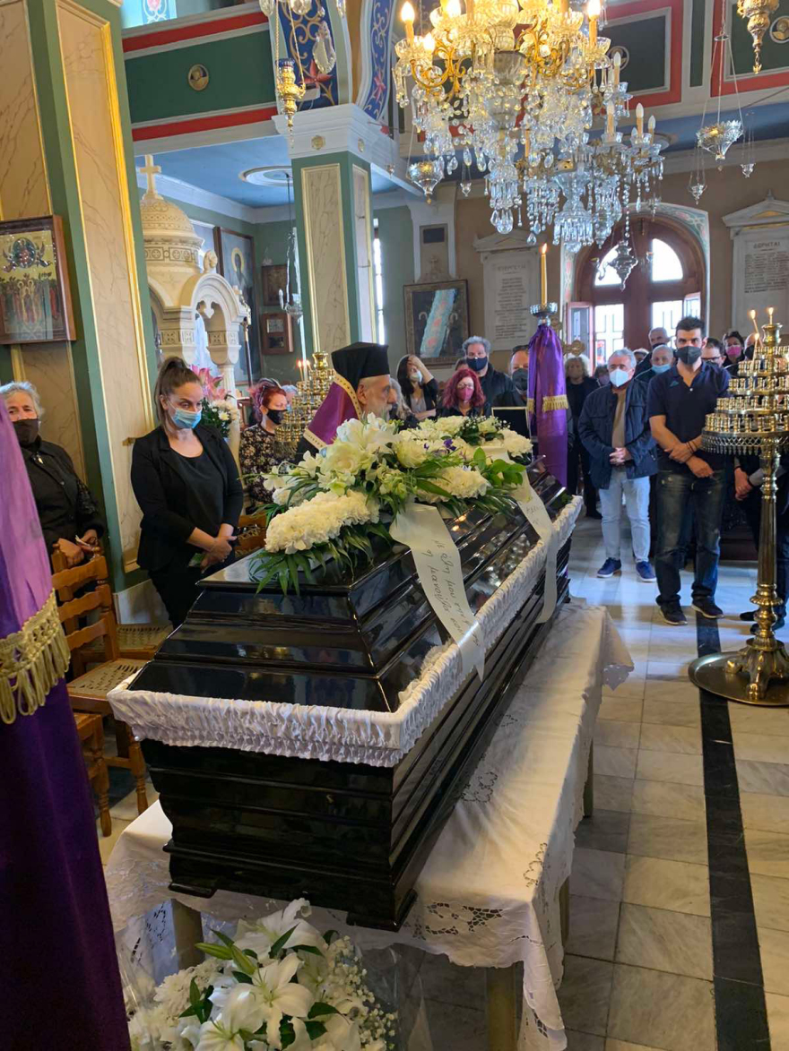 Η Τήνος αποχαιρέτησε τον αδικοχαμένο αγιογράφο που σκότωσε ο 90χρονος