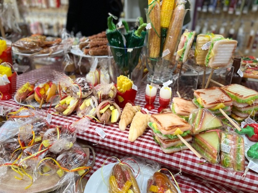 Θεσσαλονίκη: Μάνικες βενζίνης και rapid test κυριαρχούν στις φετινές λαμπάδες  - Πάσχα 2019 θυμίζει η αγοραστική κίνηση