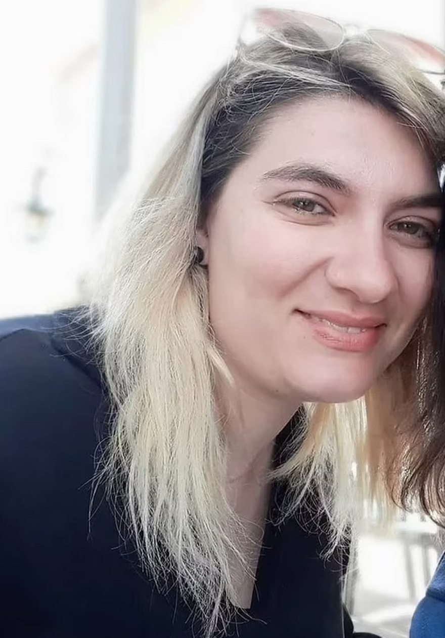 Πάτρα: «Ελληνίδα μητέρα ποζάρει δίπλα στο παιδί της πριν του χορηγήσει θανατηφόρα δόση κεταμίνης» λέει η Daily Mail