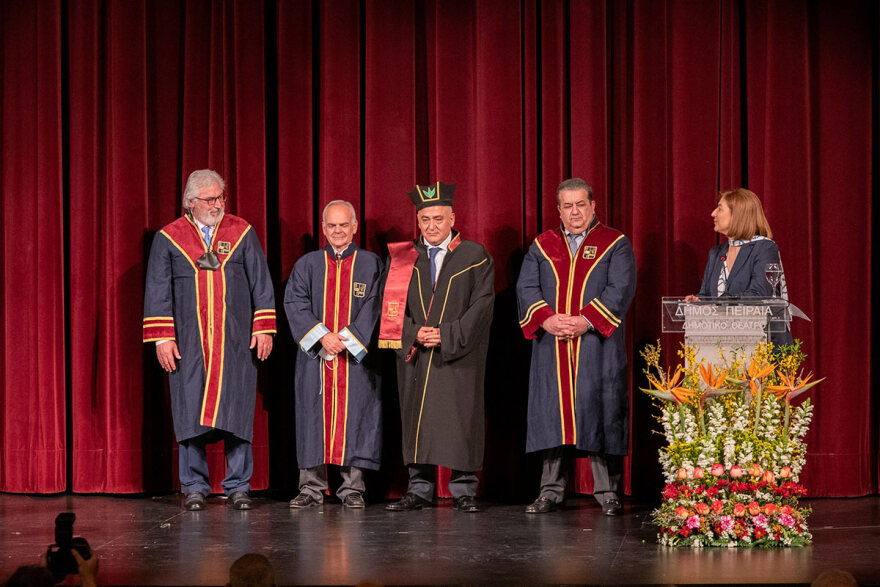 Επίτιμος διδάκτωρ του Πανεπιστημίου Πειραιώς ο πρόεδρος του Επαγγελματικού Επιμελητηρίου Αθηνών Γιάννης Χατζηθεοδοσίου