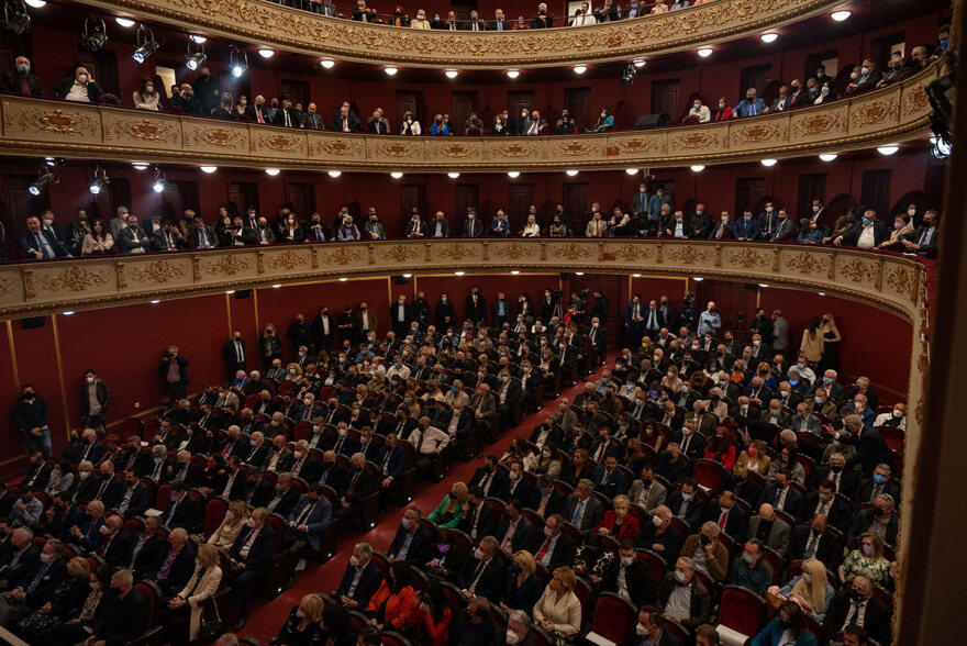 Επίτιμος διδάκτωρ του Πανεπιστημίου Πειραιώς ο πρόεδρος του Επαγγελματικού Επιμελητηρίου Αθηνών Γιάννης Χατζηθεοδοσίου