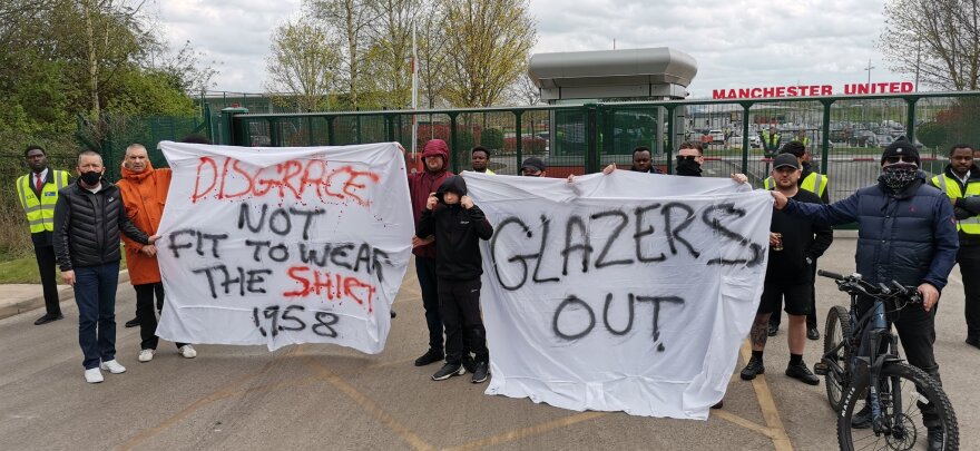 Μάντσεστερ Γιουνάιτεντ: Οι οπαδοί της ζητούν από τον Έλον Μασκ να αγοράσει την ομάδα 