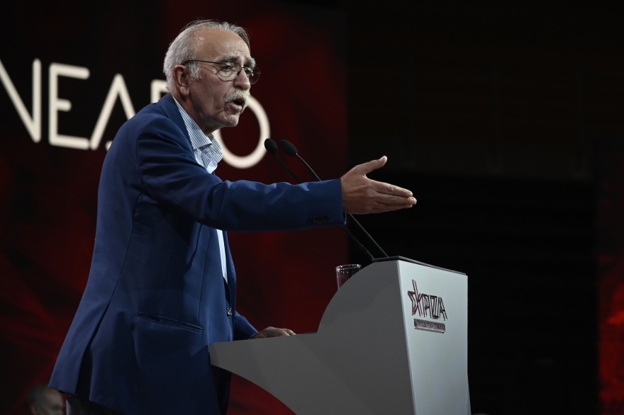 ΣΥΡΙΖΑ: Ανέβηκε το θερμόμετρο στο συνέδριο - Η παρέμβαση Βίτσα και η αποδοκιμασία στον Τσακαλώτο