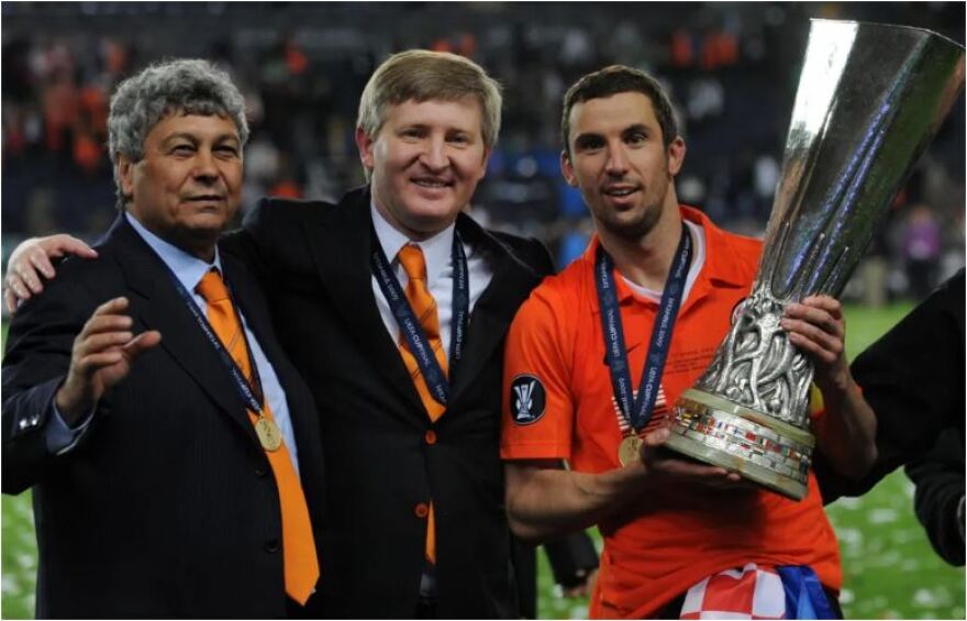 «Θα ξαναχτίσουμε την Μαριούπολη», υποσχέθηκε ο πλουσιότερος άνθρωπος στην Ουκρανία