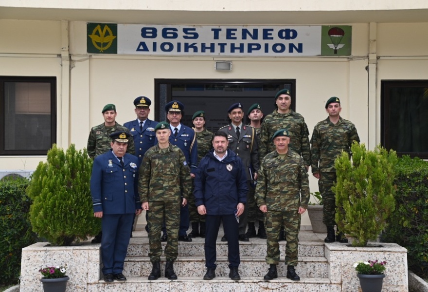 Χαρδαλιάς: Επισκέφθηκε την αεροπορική βάση Ελευσίνας - Δείτε φωτογραφίες