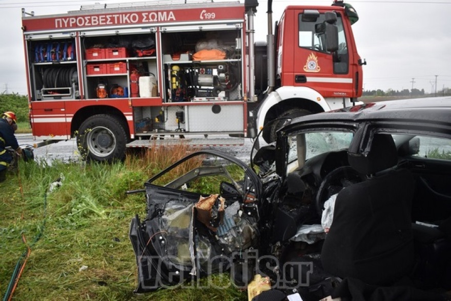 Ημαθία: Θανατηφόρα σύγκρουση ΙΧ με αγροτικό στην Αλεξάνδρεια - Νεκρή μια 61χρονη