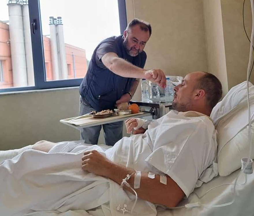 Μια συγκινητική ιστορία αλληλεγγύης - Δύο «σύντροχοι» από την Καβάλα φρόντισαν τον τραυματία Κροάτη 