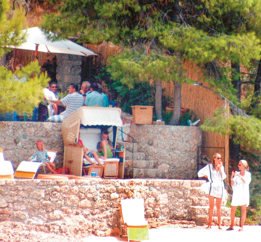 Ο τέως βασιλιάς πούλησε το παλάτι στο Πόρτο Χέλι σε Βούλγαρο επιχειρηματία