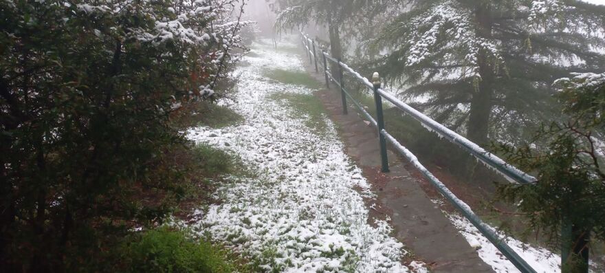Στα «λευκά» τα ορεινά της Λάρισας λίγο πριν το Πάσχα