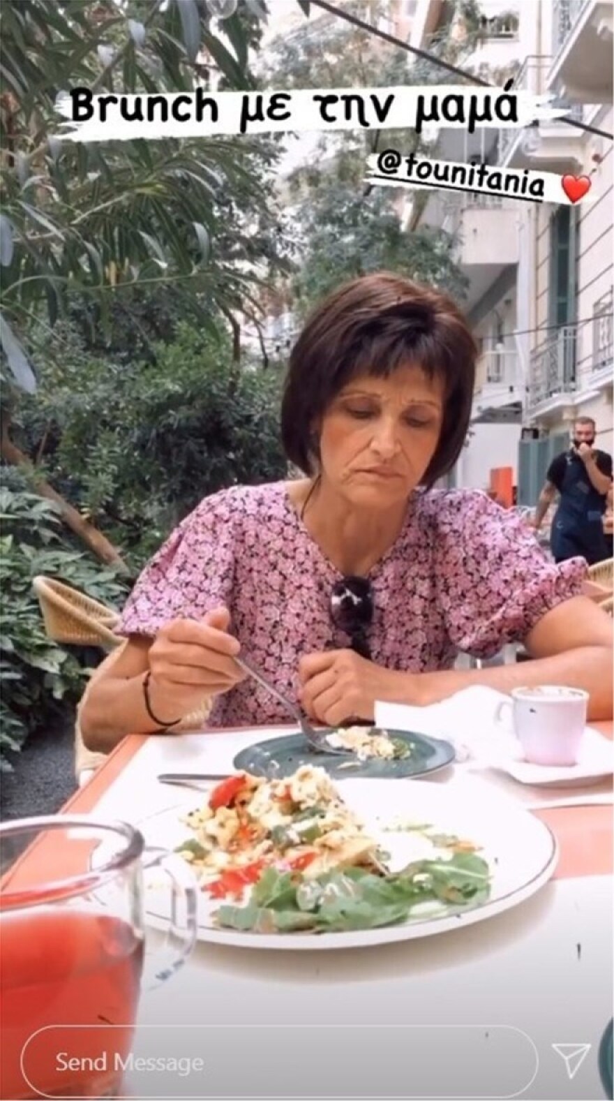 Ιωάννα Τούνη: Τα δύσκολα παιδικά χρόνια και η ξεχωριστή σχέση με τη μητέρα της, Τάνια