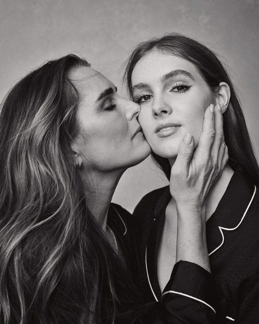 Brooke Shields: Ποζάρει με την κόρη της για τη «Γιορτή της Μητέρας»