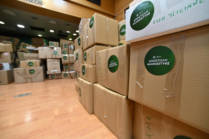 Πόλεμος στην Ουκρανία: Παρέδωσε την ιατροφαρμακευτική βοήθεια ο Ανδρουλάκης