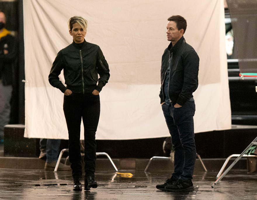 Η Χάλι Μπέρι και ο Μαρκ Γουόλμπεργκ στα γυρίσματα της νέας τους ταινίας - Δείτε φωτογραφίες