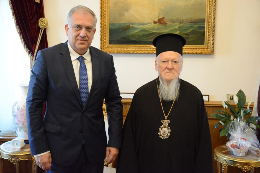 Θεοδωρικάκος: «Το Οικουμενικό Πατριαρχείο, φωτεινός φάρος όλων των ορθοδόξων χριστιανών»