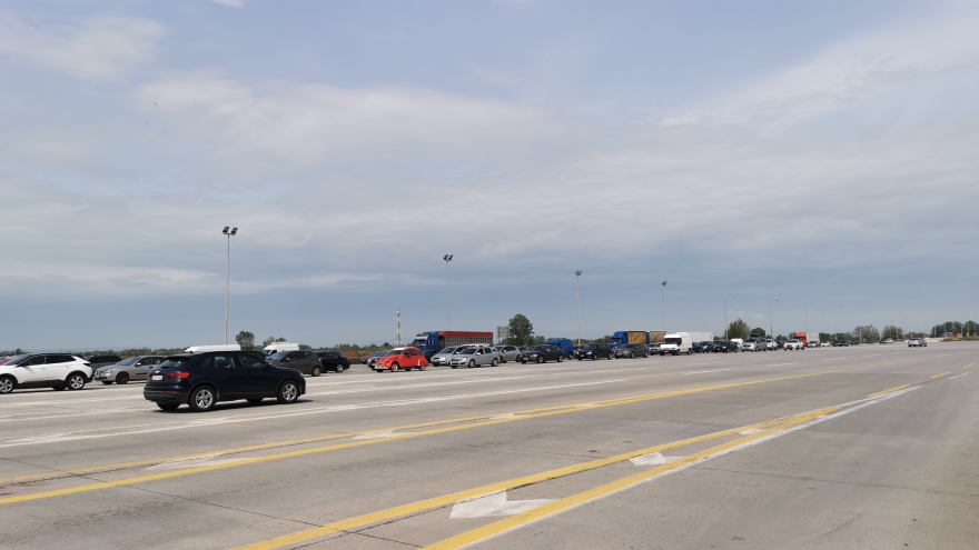 Έξοδος Πάσχα: Αδειάζει και η Θεσσαλονίκη, μεγάλες ουρές στα διόδια Μαλγάρων