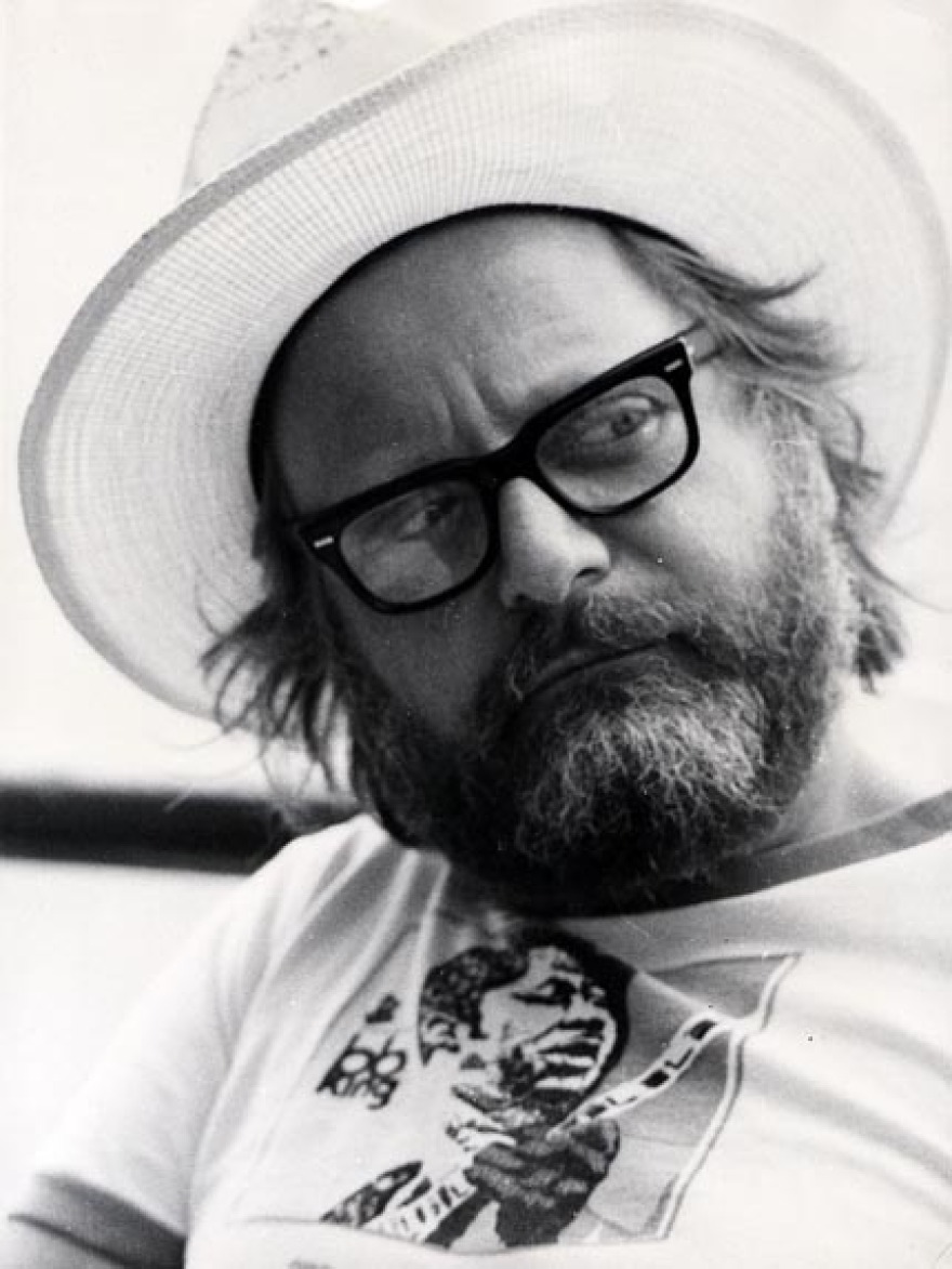 Ροβήρος Μανθούλης: Μια ζωή σαν μυθιστόρημα - Το άλμπουμ με τα πιο σημαντικά καρέ του