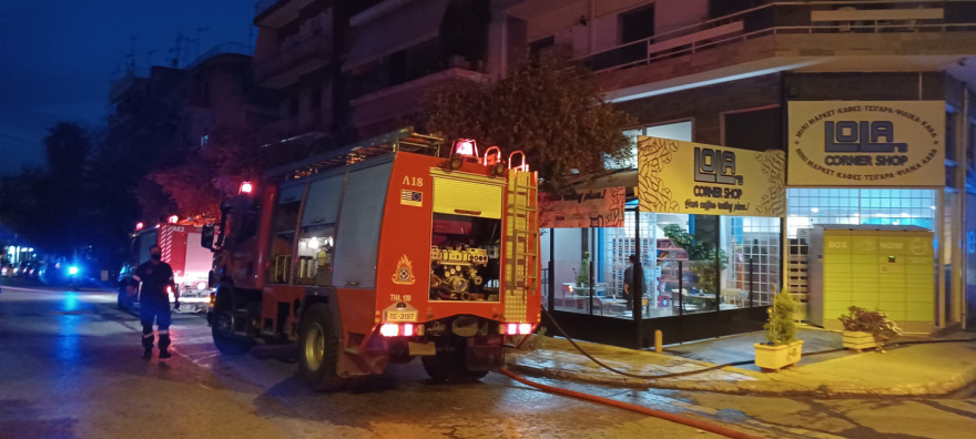 Φωτιά σε διαμέρισμα στον Νέο Κόσμο - Απεγκλωβίστηκε γυναίκα από τον 4ο όροφο