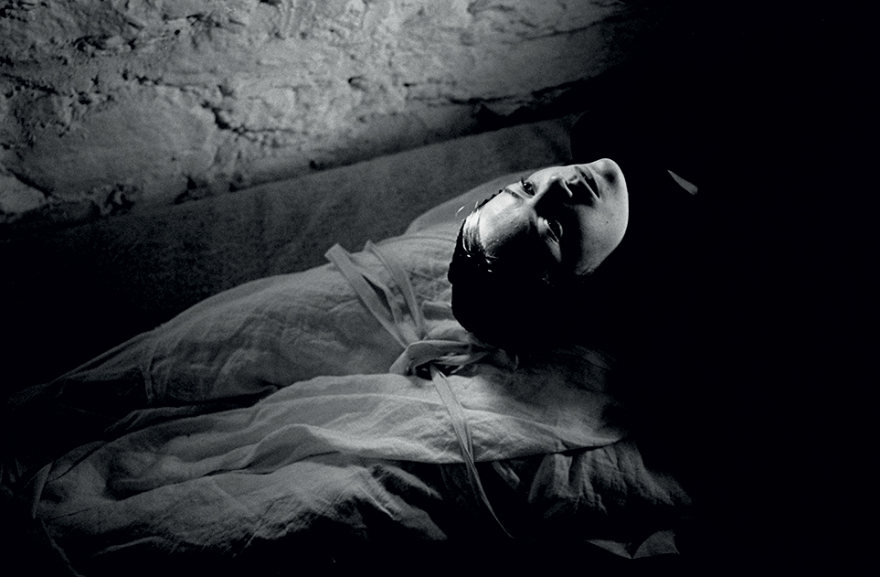 Η Έμα Στόουν στην Αθήνα - Η μούσα του Λάνθιμου έρχεται για την παγκόσμια πρεμιέρα της «Βληχής»