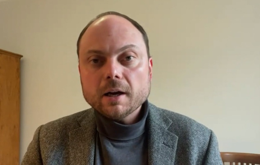 Η μεγαλύτερη ανταλλαγή κρατουμένων μεταξύ Ρωσίας - Δύσης από τον Ψυχρό Πόλεμο - Οι 24 που ελευθερώνονται 