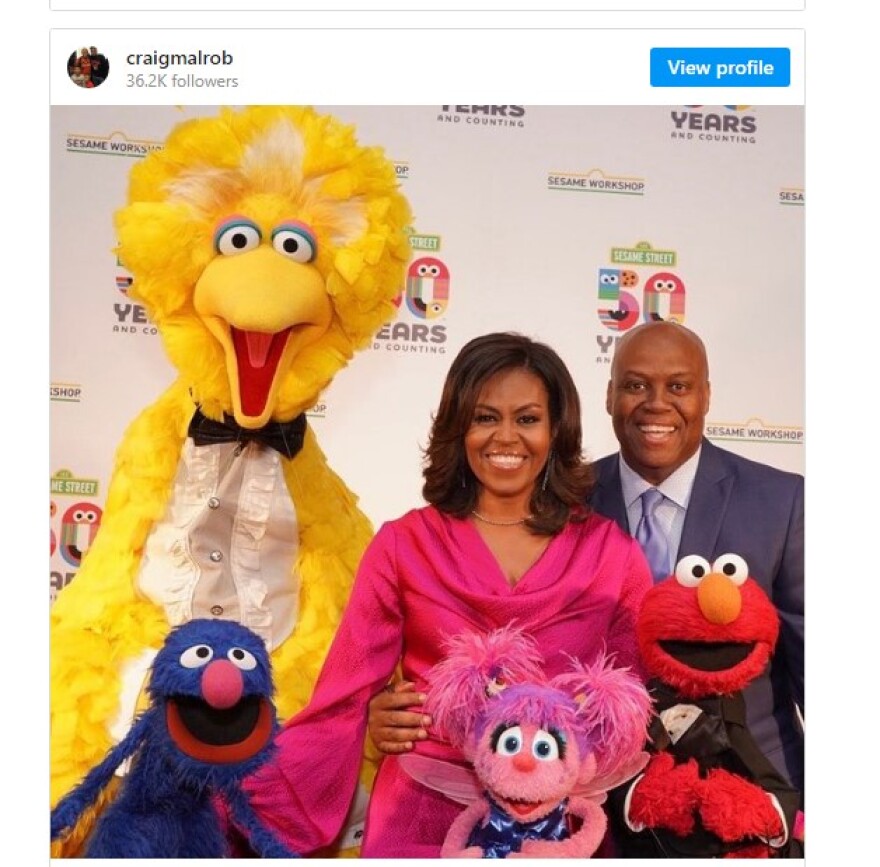 H απίστευτη ομοιότητα της Μισέλ Ομπάμα με τον αδερφό της 