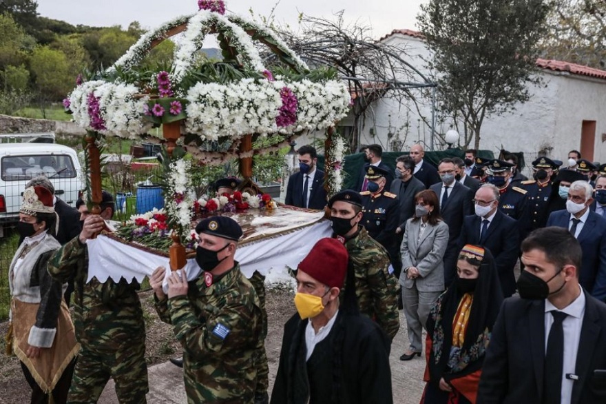 Κατερίνα Σακελλαροπούλου: Στους Ασκητές Ροδόπης παρακολούθησε την περιφορά του Επιταφίου