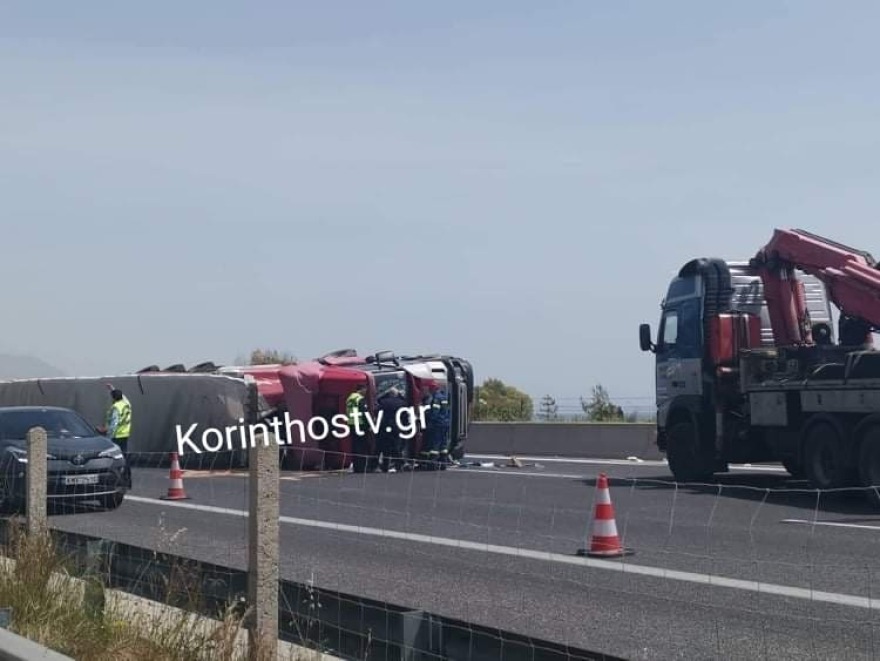 Κίνηση στους δρόμους: Μεγάλο μποτιλιάρισμα στην Αθηνών-Κορίνθου στο ύψος της Κινέτας - Ανετράπη νταλίκα