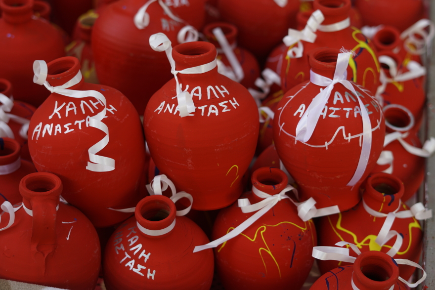 Πάσχα 2022: Η θεαματική πρώτη Ανάσταση στην Κέρκυρα - Χιλιάδες κόσμου αναβίωσαν το έθιμο των Μπότηδων