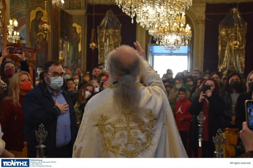 Πάσχα 2022: Έγινε η πρώτη ανάσταση σε Κέρκυρα και Χίο - Δείτε φωτογραφίες και βίντεο