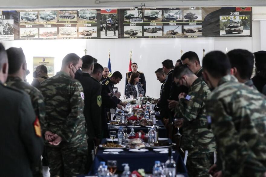 Σακελλαροπούλου: Αντλούμε πίστη και αισιοδοξία από τις Ένοπλες Δυνάμεις για το παρόν και το μέλλον της πατρίδας μας