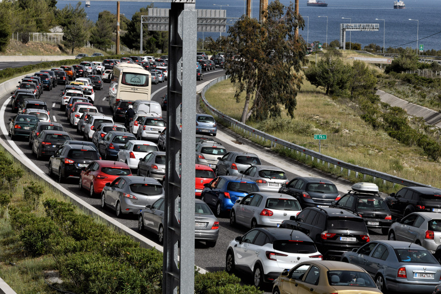 Κίνηση στους δρόμους - Πάσχα 2022: Ομαλοποιείται η κίνηση στις εθνικές οδούς, στις εισόδους της Αττικής