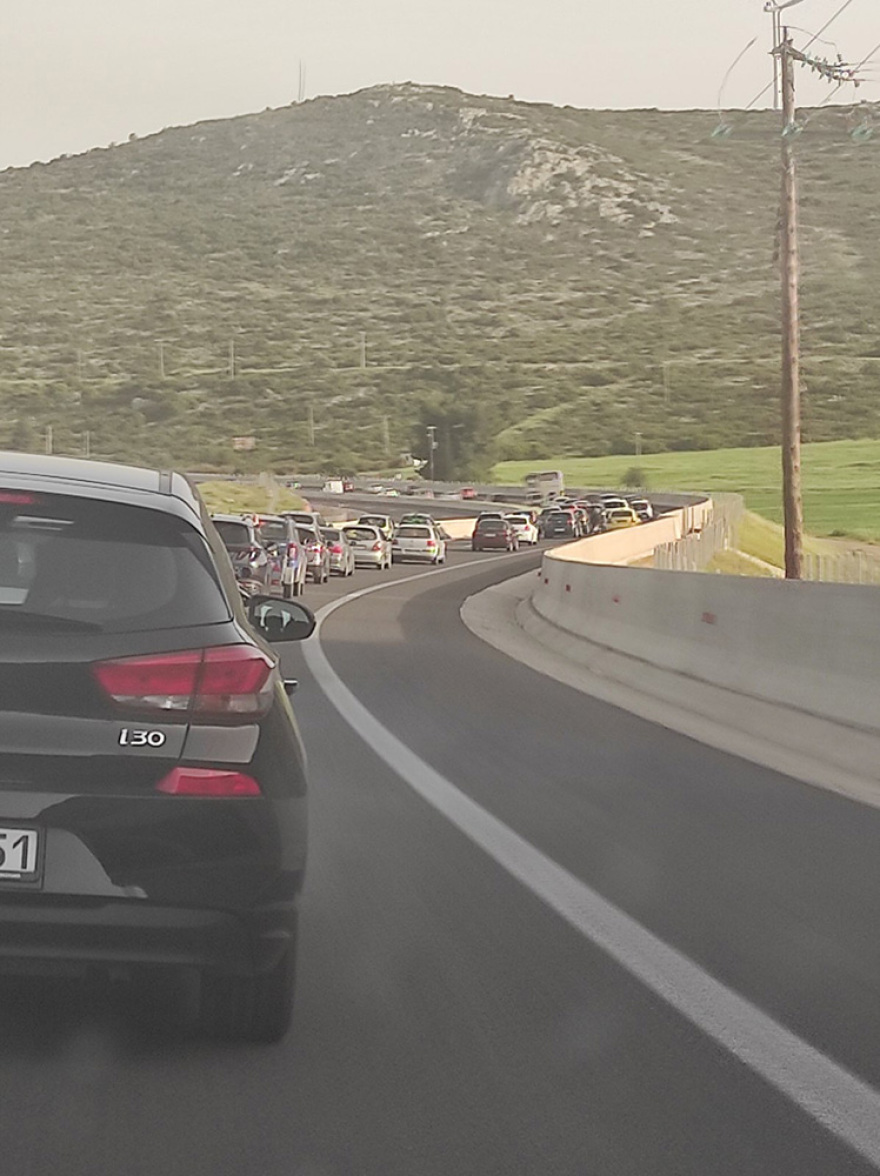 Κίνηση στους δρόμους - Πάσχα 2022: Ομαλοποιείται η κίνηση στις εθνικές οδούς, στις εισόδους της Αττικής