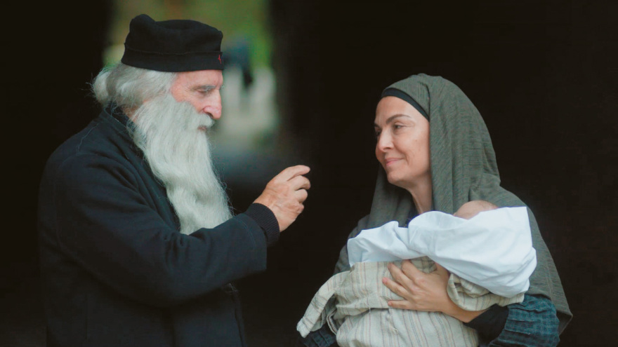 «Πήρα μεγάλη αγάπη στα  85 μου γιατί παίζω στον "Αγιο Παΐσιο"», λέει ο Νικήτας Τσακίρογλου