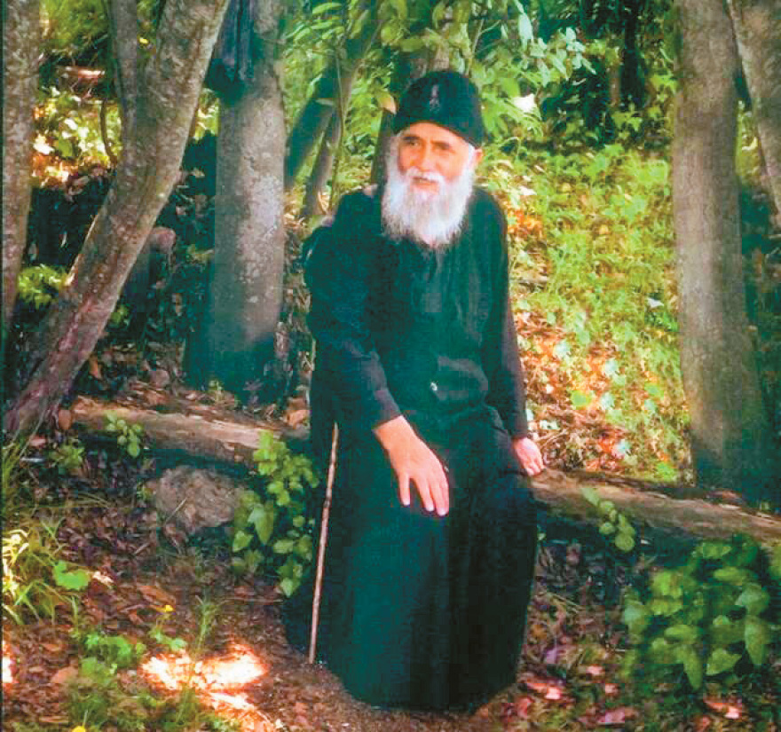 «Πήρα μεγάλη αγάπη στα  85 μου γιατί παίζω στον "Αγιο Παΐσιο"», λέει ο Νικήτας Τσακίρογλου