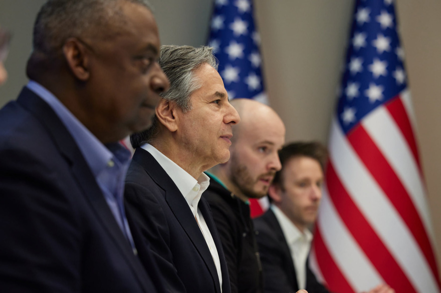 Ουκρανία: Στρατιωτική βοήθεια και επιστροφή πρεσβευτή στο Κίεβο υποσχέθηκε στον Ζελένσκι ο Μπλίνκεν