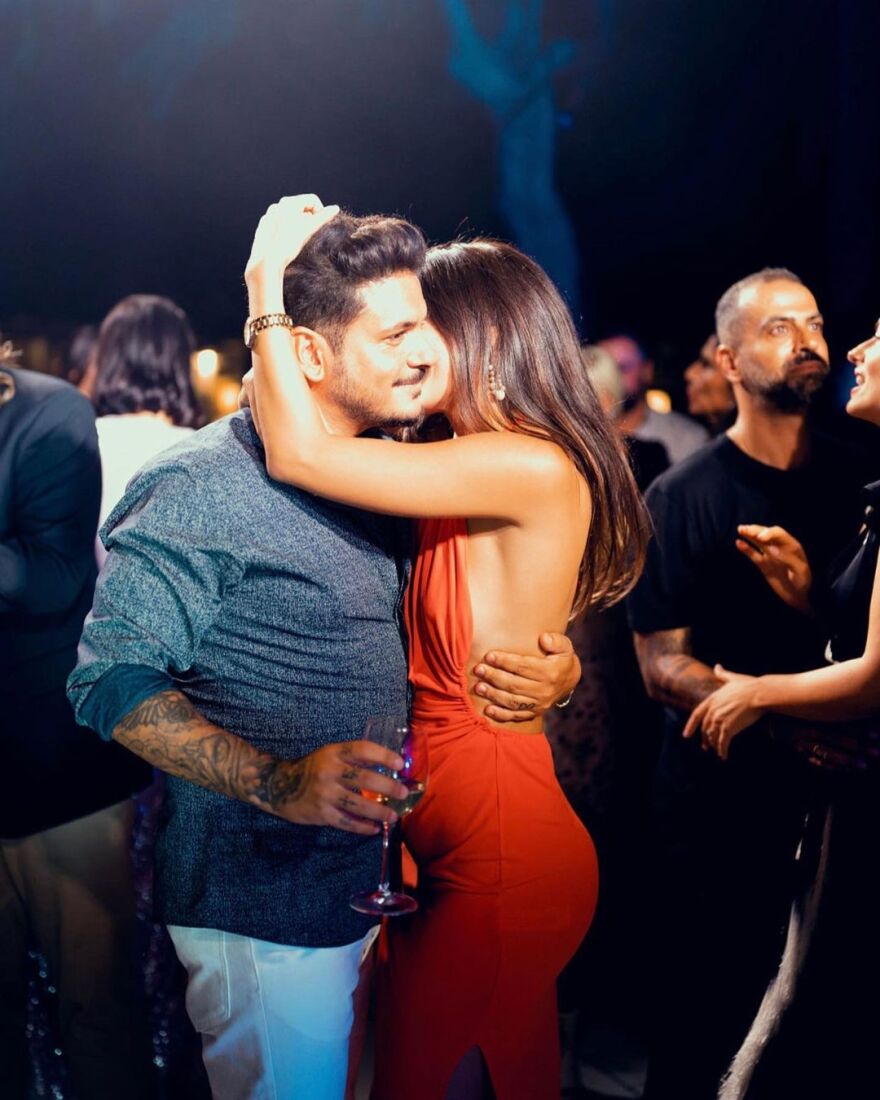 Ο Stan δημοσίευσε για πρώτη φορά, φωτογραφίες με τη σύντροφό του 