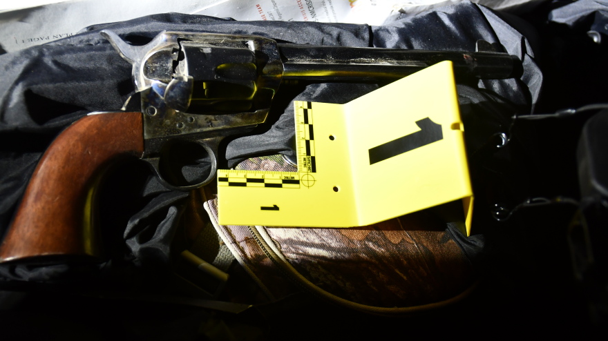 Φάκελος «Rust»: Στη δημοσιότητα φωτογραφίες από την ανάκριση του Μπάλντουιν και τη σκηνή του εγκλήματος