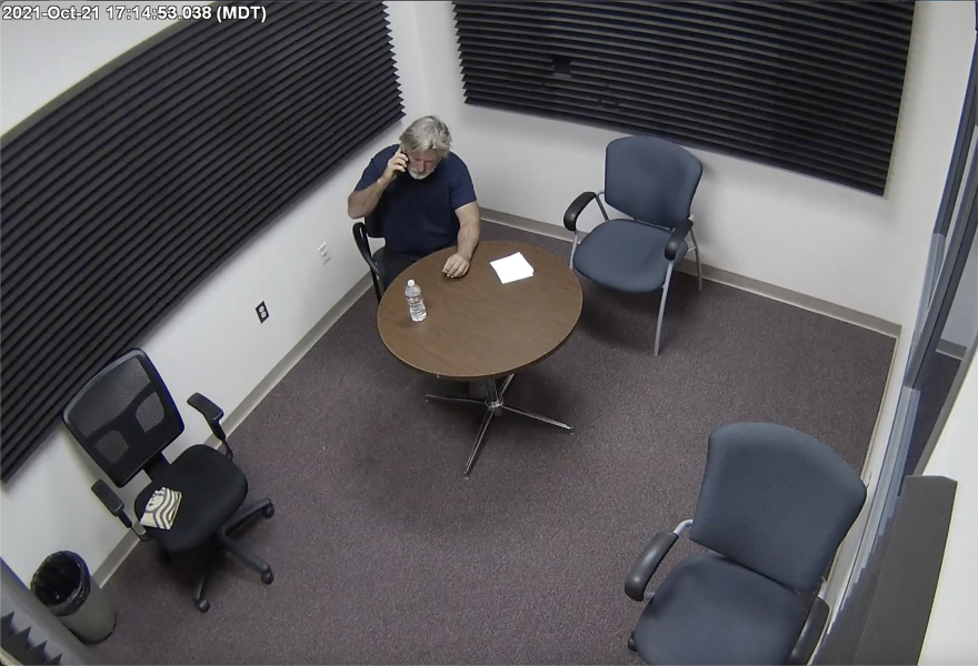 Φάκελος «Rust»: Στη δημοσιότητα φωτογραφίες από την ανάκριση του Μπάλντουιν και τη σκηνή του εγκλήματος