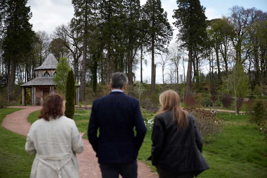 Συνάντηση Μητσοτάκη με Κάρολο στο Dumfries House - Ανάλογες παρεμβάσεις στο Τατόι